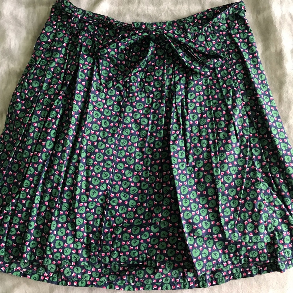 Gap skirt